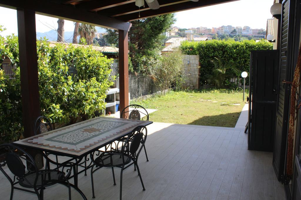 Casa Vacanze Roccella Beach Campofelice Di Roccella Ngoại thất bức ảnh